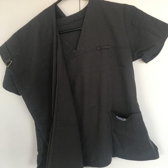 MOBB Scrubs top & bottom - Picture 2 of 7